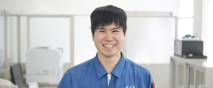 先輩社員写真1
