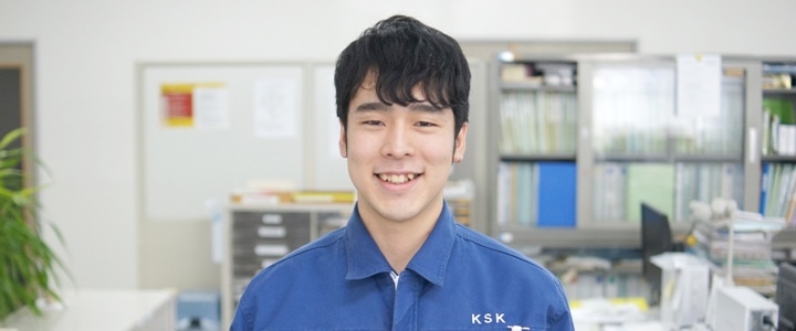 先輩社員写真2